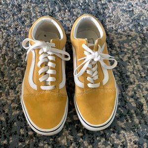 Super cute Canvas and suede Vans shoes